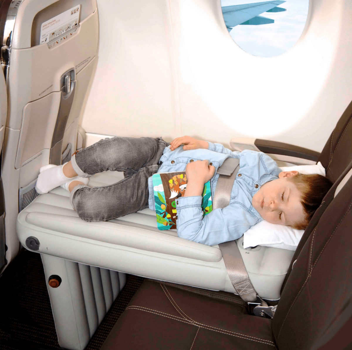 AirNap – Inflatable airplane seat bed for children up to 5 years