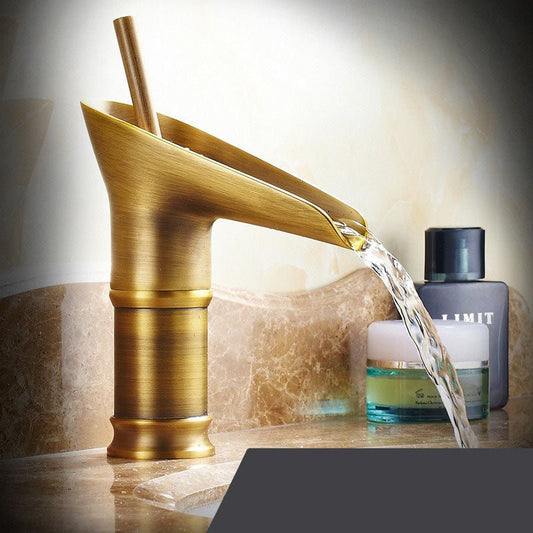 AquaFalls – Robinet de bassin de cascade antique en laiton avec finition bronze