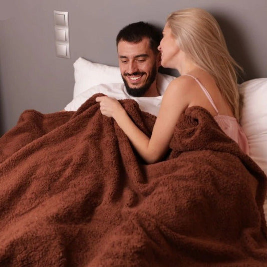 AquaShield Blanket – Waterproof Protective Blanket for Bed & Sofa