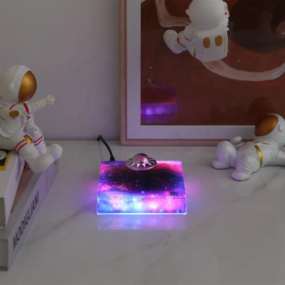 ASTROGLOW – Magnetisch zwevend ruimteschip LED-nachtlampje