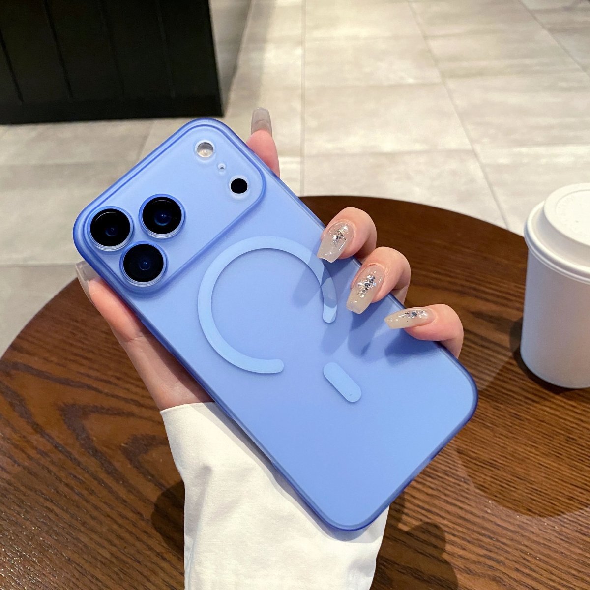 LucidLink – Ultra-thin, matte, clear MagSafe case for iPhone 9