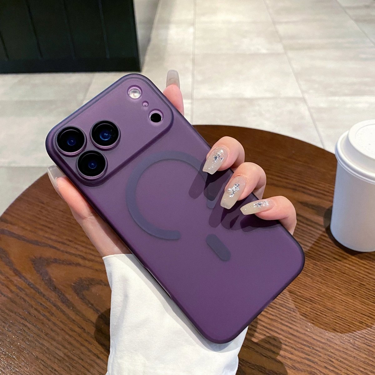 LucidLink – Ultra-thin, matte, clear MagSafe case for iPhone 10