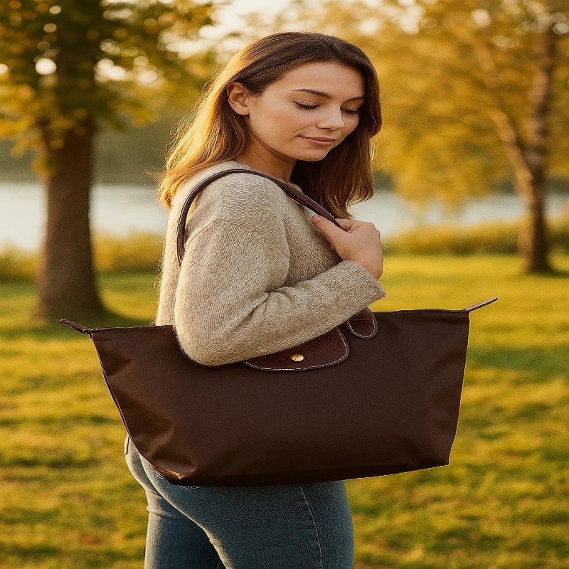 Avenire – Chic Women's Handbag for a Stylish & Organized Life