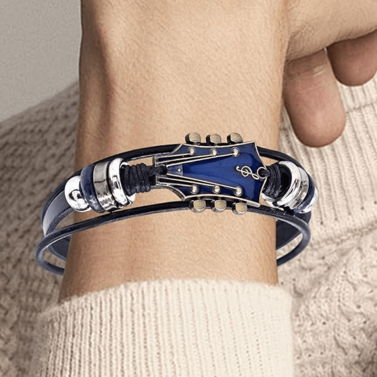AXECHORD – Gitaar Leren Armband met Vintage-Geïnspireerd Ontwerp