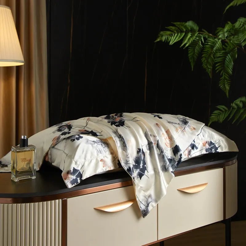 Caressence – Mulberry Silk Pillowcase for Luxurious Sleep Comfort