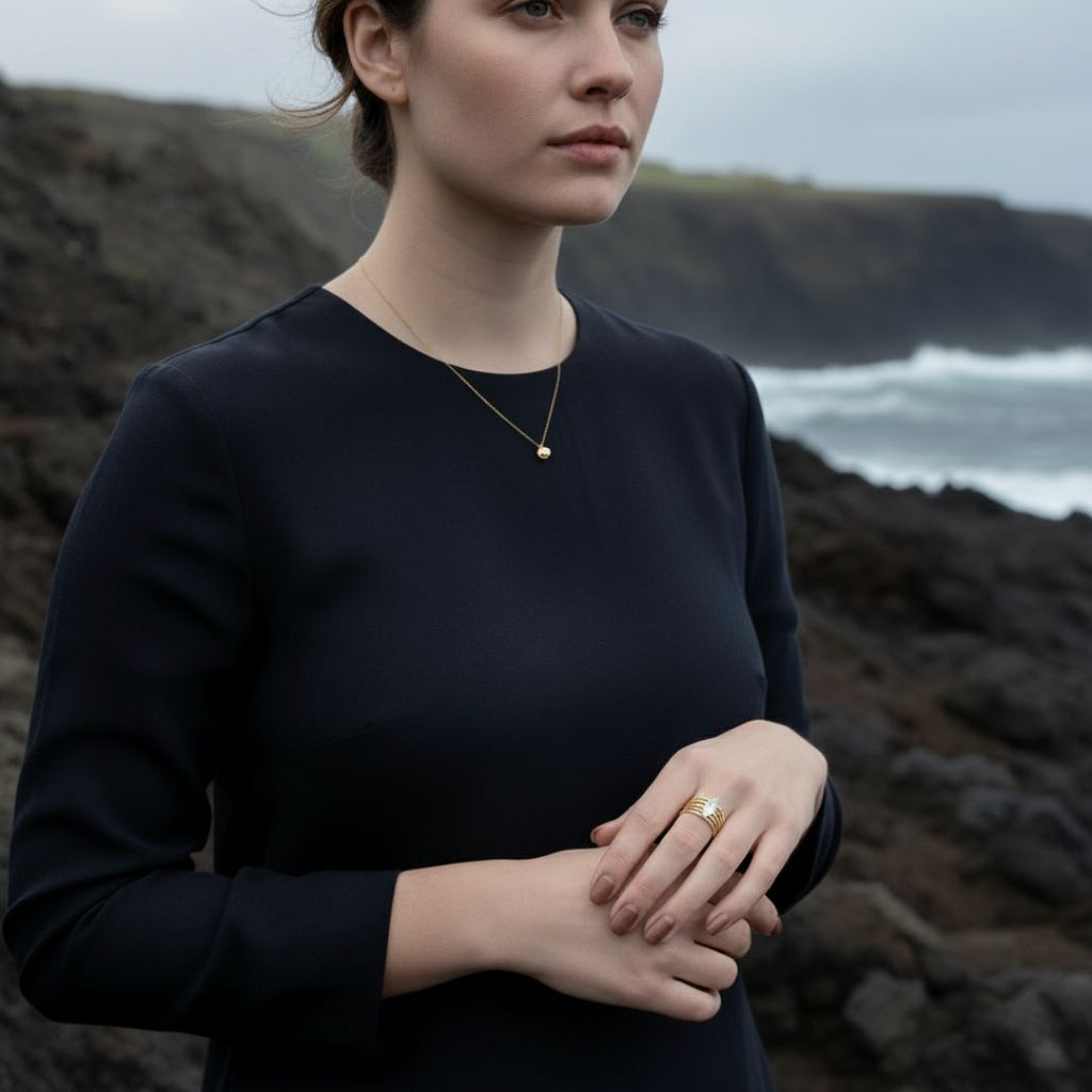 Éclat Céleste - Bague en acier inoxydable ton or ajustable avec pierre de zirconia