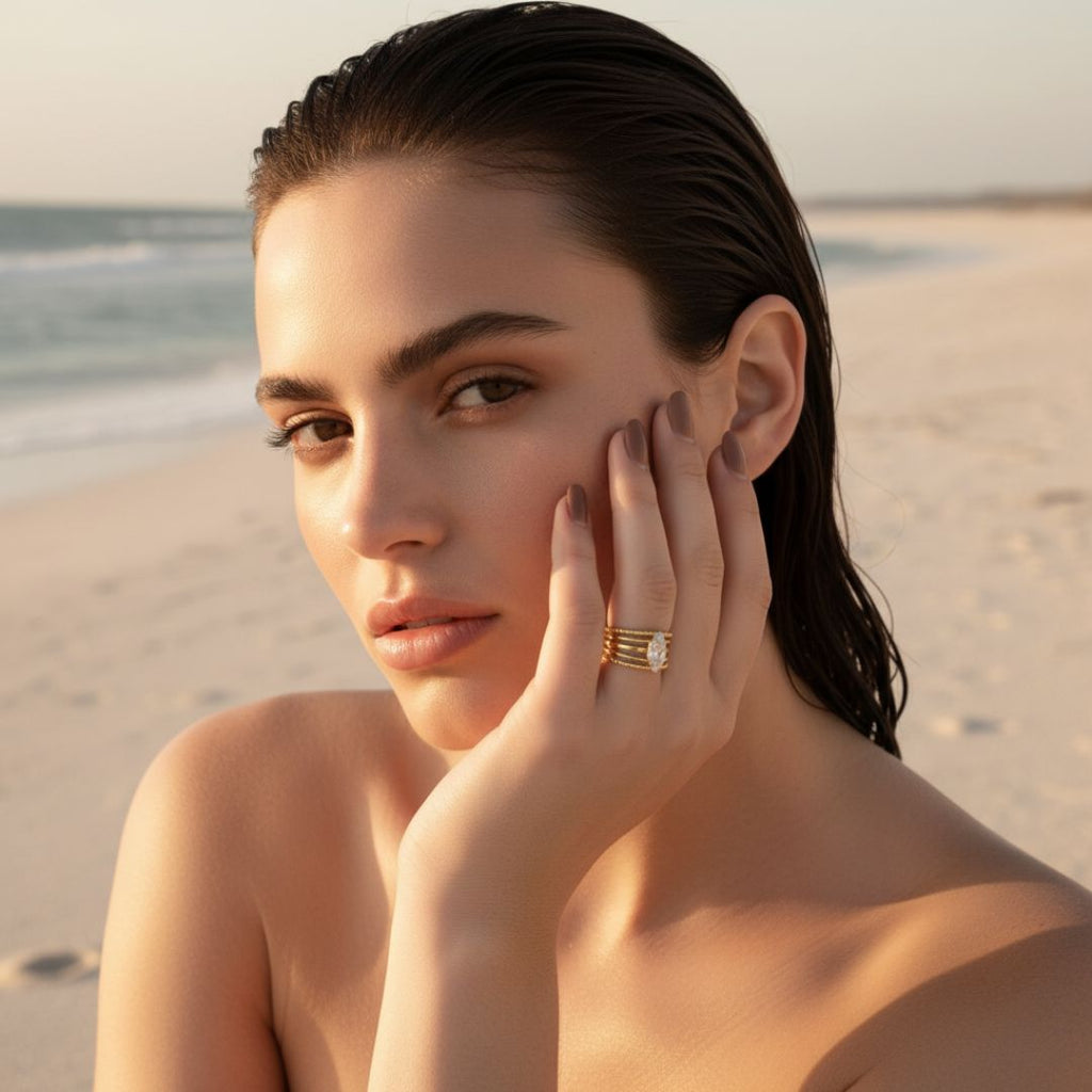 Éclat Céleste - Bague en acier inoxydable ton or ajustable avec pierre de zirconia