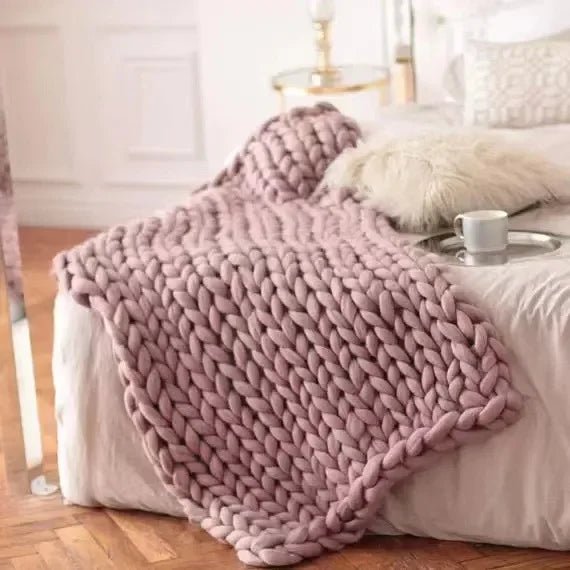 ComfaKnit – Couverture épaisse en minky faite main pour un confort ultime