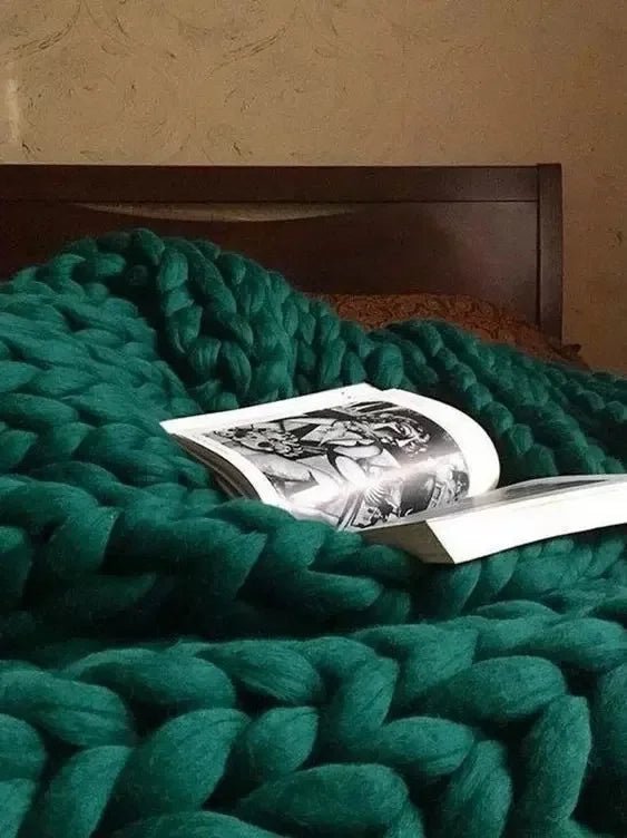 ComfaKnit – Couverture épaisse en minky faite main pour un confort ultime
