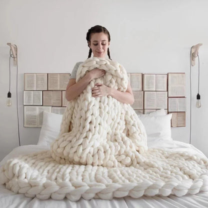 ComfaKnit – Couverture épaisse en minky faite main pour un confort ultime