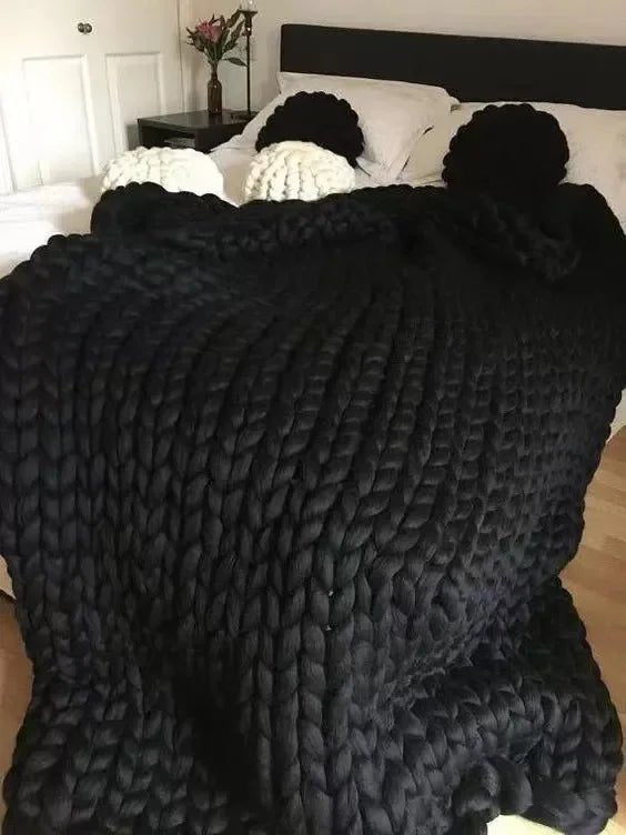ComfaKnit – Couverture épaisse en minky faite main pour un confort ultime