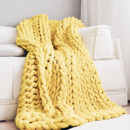 ComfaKnit – Couverture épaisse en minky faite main pour un confort ultime