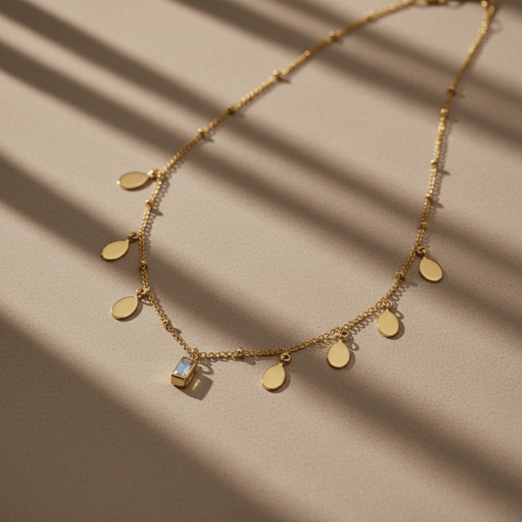 Petal maansteen gouden ketting