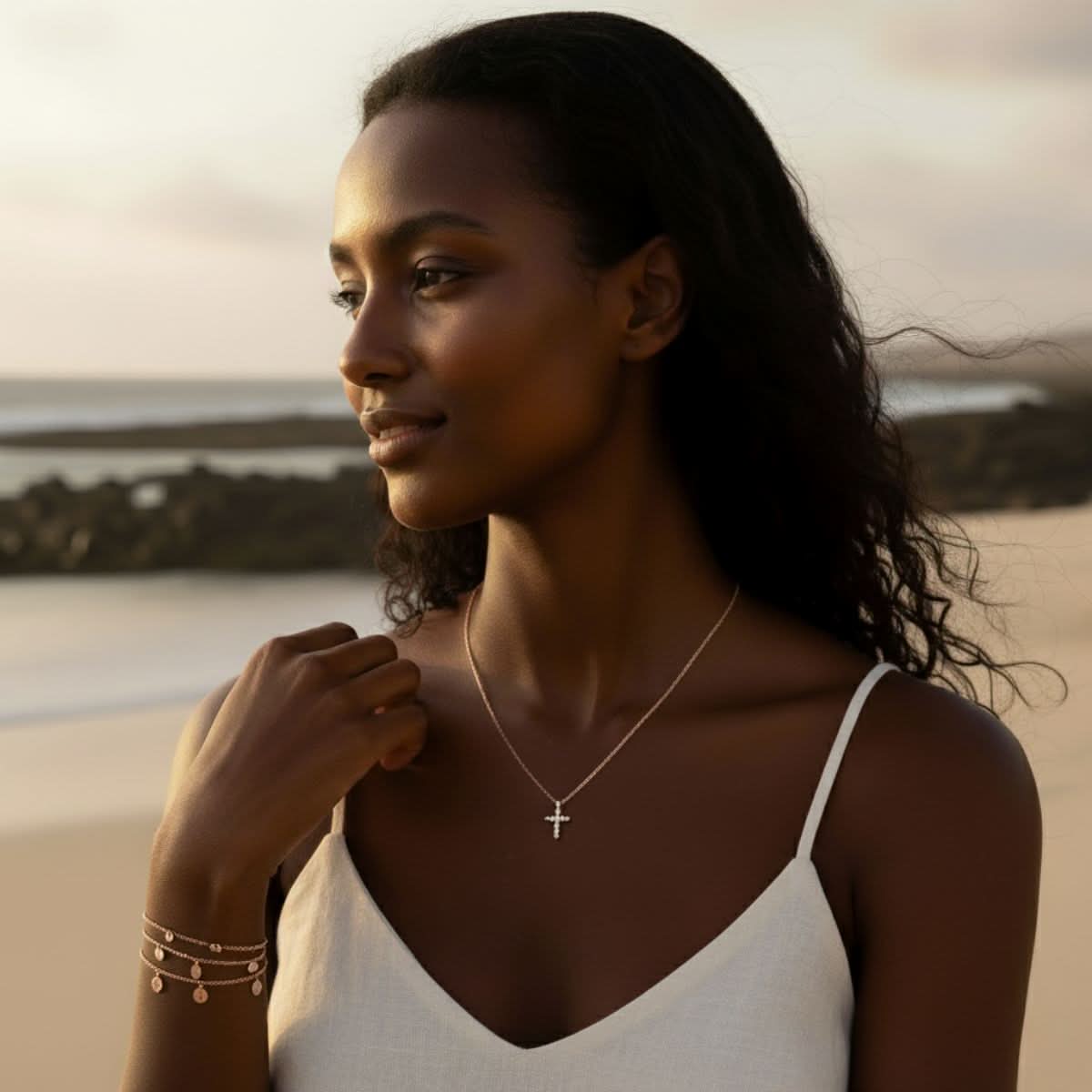 Serene Kruis Hanger Gouden Zilveren Ketting