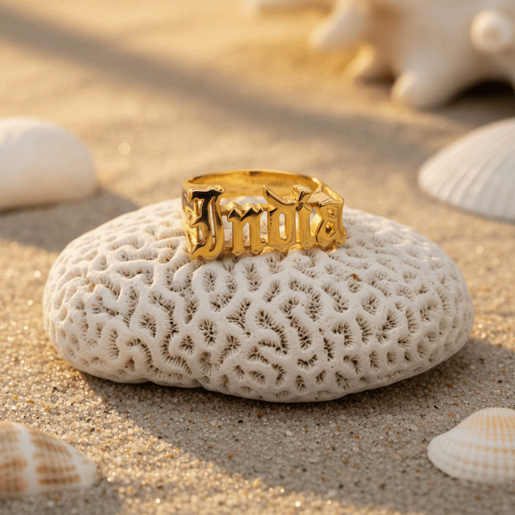 Gepersonaliseerde Gotische Naamring - Handgemaakte Gepersonaliseerde Sieraden in Diverse Metalen
