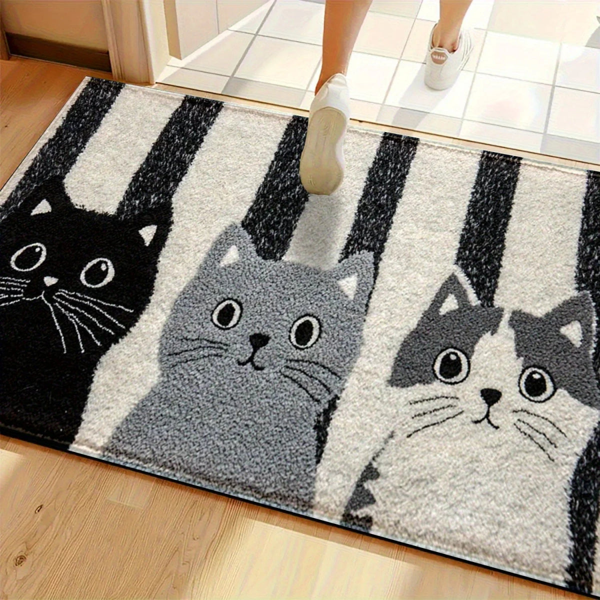 DOORMEOW – Striped Cartoon Cat Doormat for Indoor & Outdoor Use