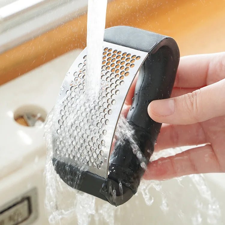 EasyMince – nerezový mlynček na cesnak a zeleninu