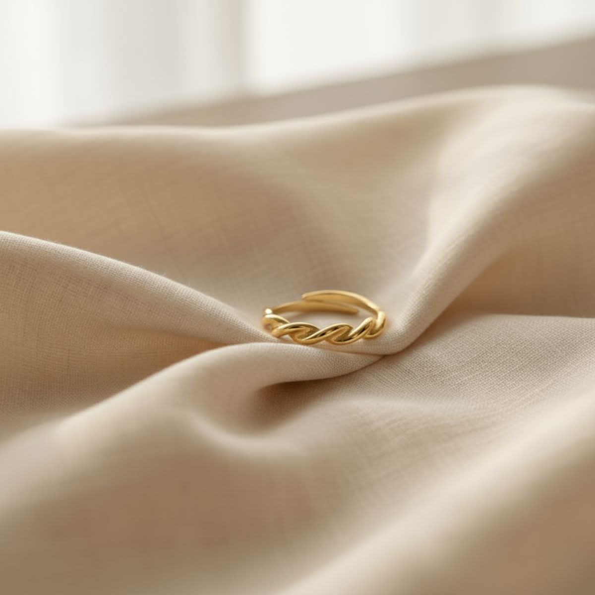 Anillo de banda de cuerda dorada Golden Ocean