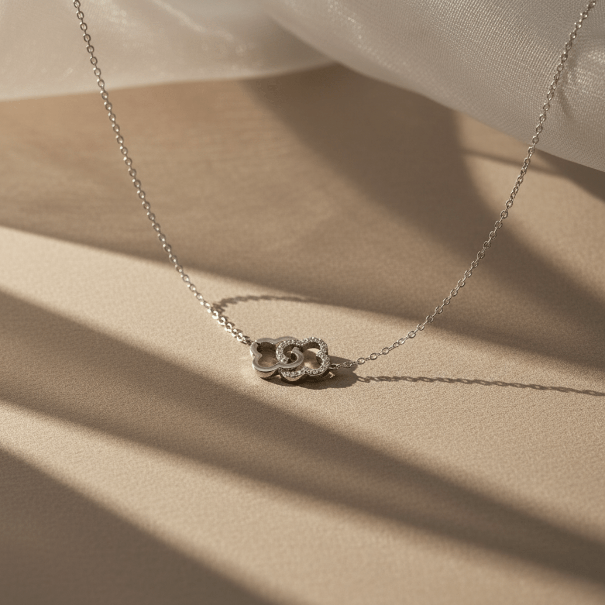 Elegante verstelbare zilverkleurige ketting met klaverontwerp - hypoallergeen roestvrij staal