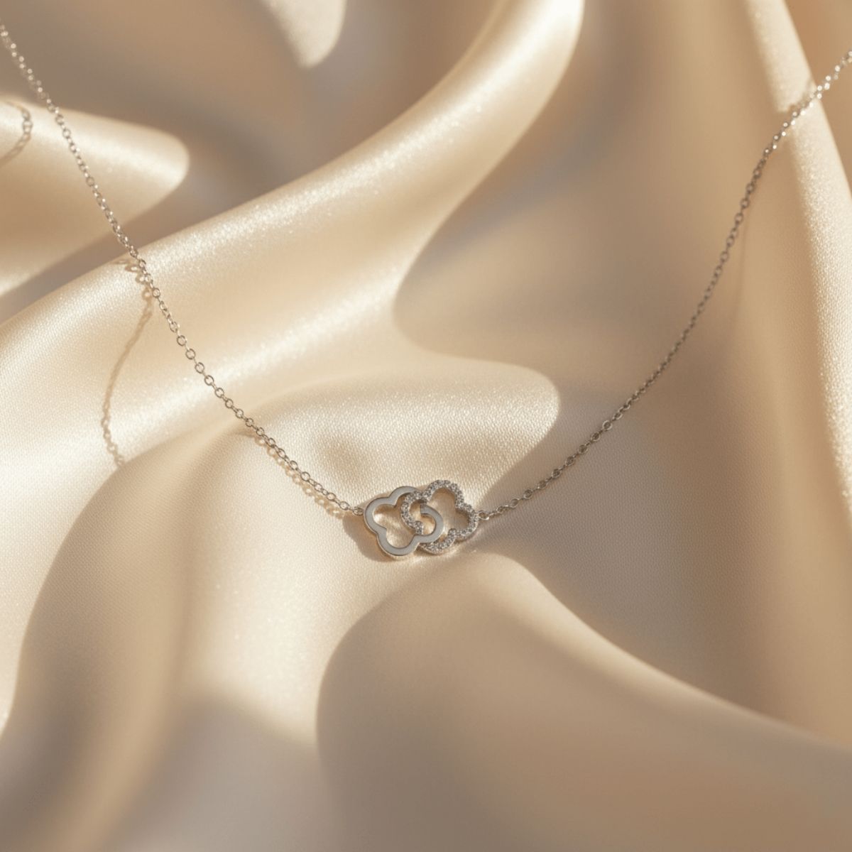 Elegante verstelbare zilverkleurige ketting met klaverontwerp - hypoallergeen roestvrij staal