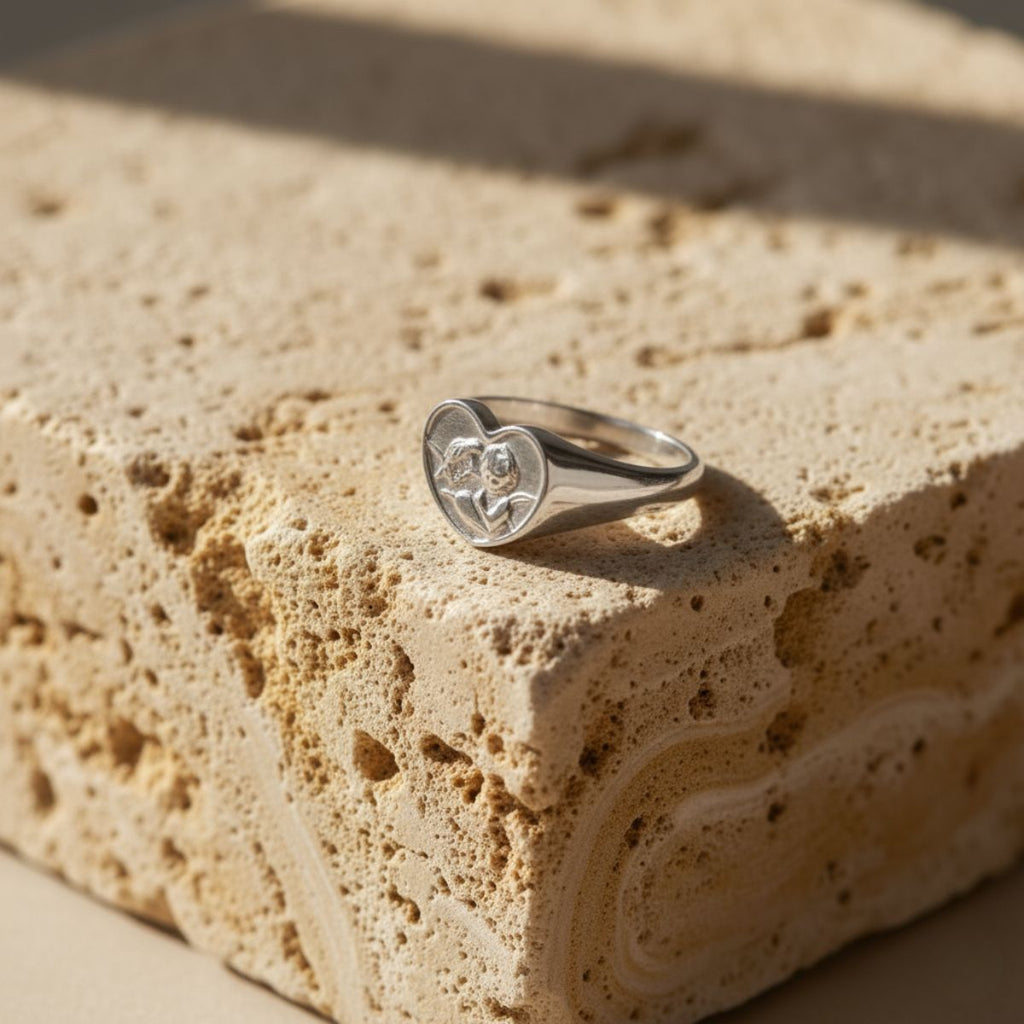 Anel de Sinete Anjo Elegante - Latão Banhado a Ouro ou Ródio