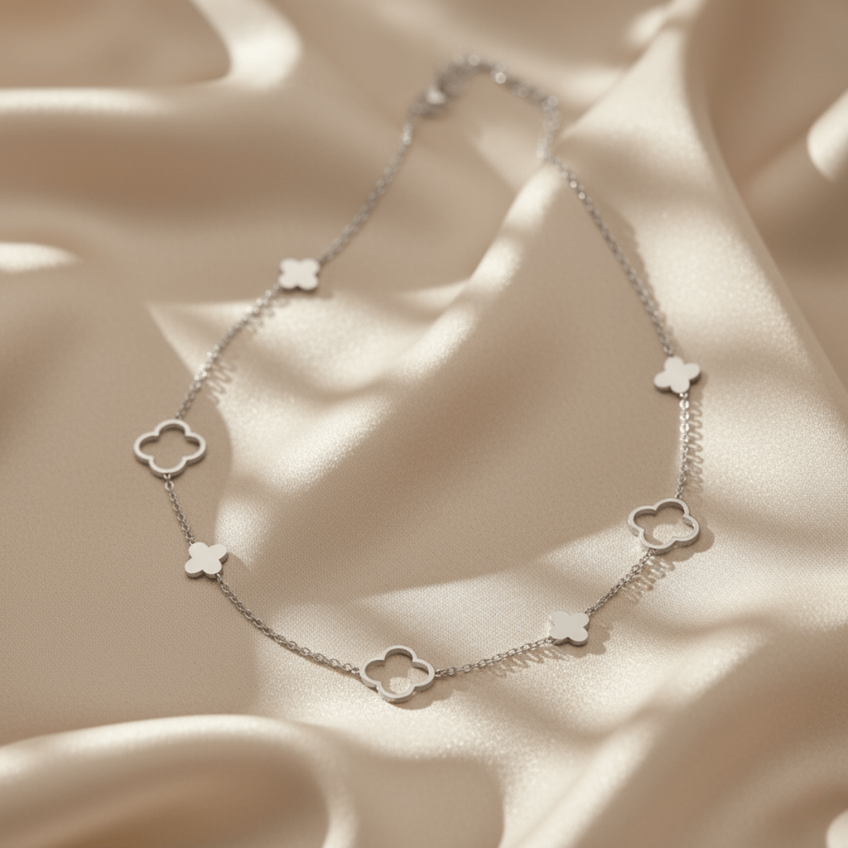 Elegante Klaver Ketting - Verstelbaar Roestvrijstalen Ontwerp voor Veelzijdige Styling