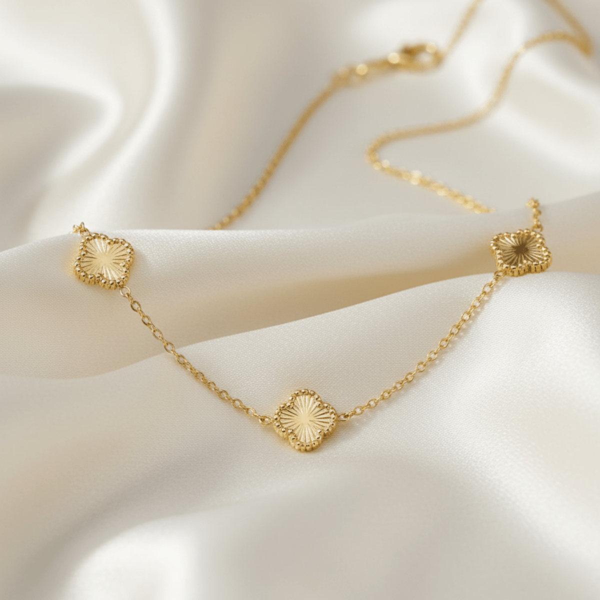 Elegante Bloemenhanger Ketting - Verstelbare Roestvrijstalen Sieraden, Waterdicht & Hypoallergeen