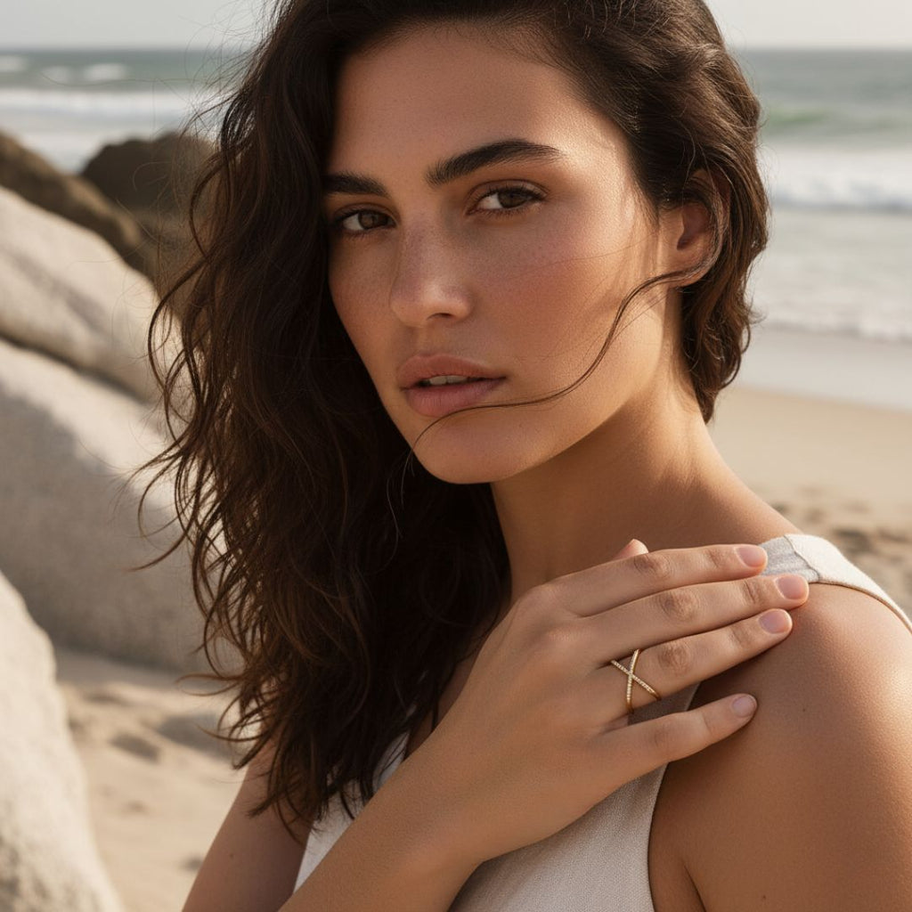 Bague élégante en forme de X couleur or avec cristaux étincelants - Acier inoxydable ajustable