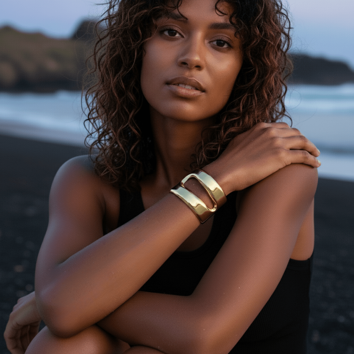 Elegante gouden statement manchet - vergulde messing accessoire voor stijlvolle uitstraling