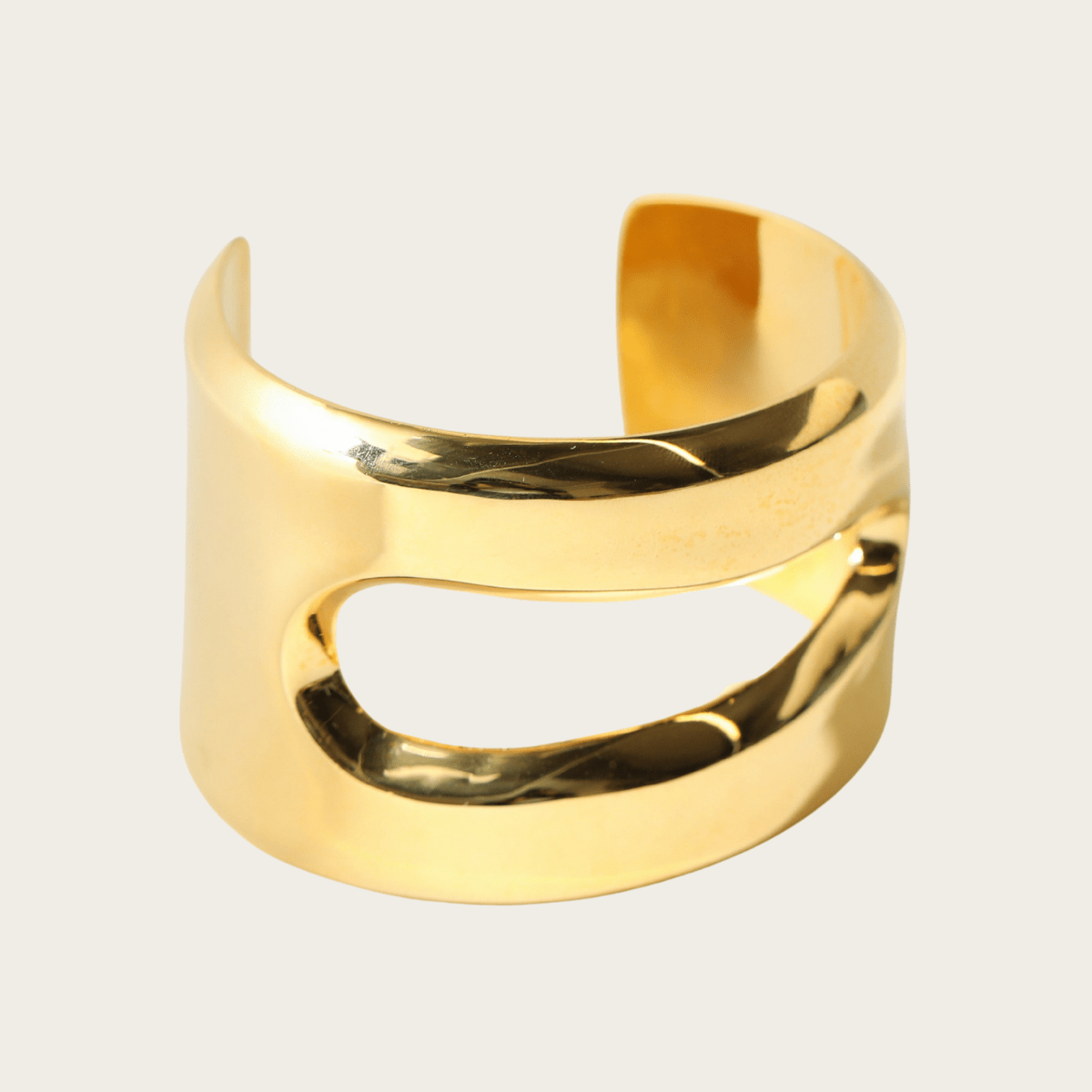 Elegante gouden statement manchet - vergulde messing accessoire voor stijlvolle uitstraling