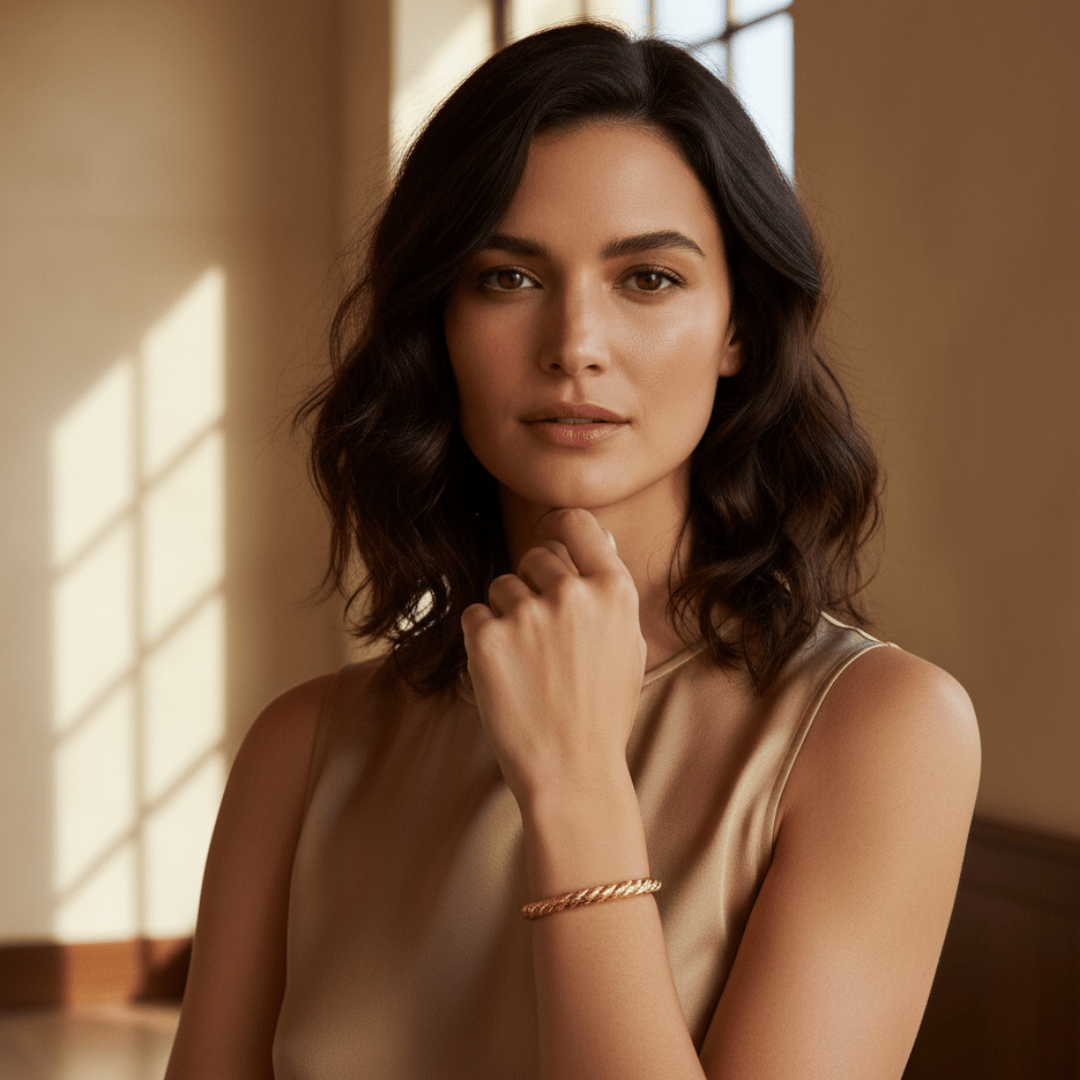 Elegant geribbeld gouden armband - vergulde koperen manchet voor veelzijdig gebruik