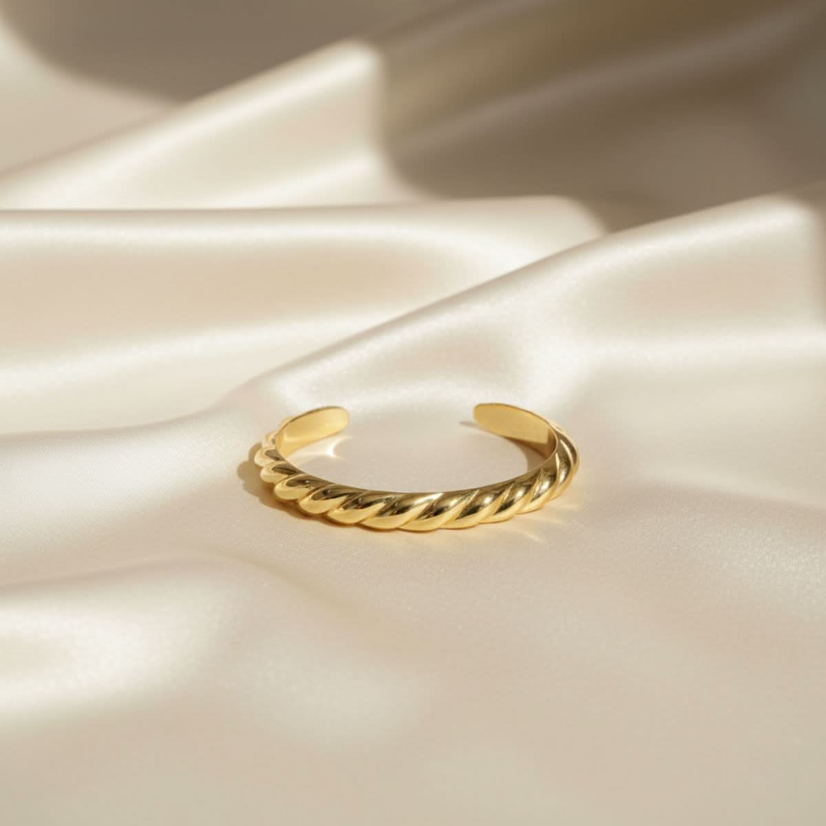 Elegante geribbelde dunne manchettenarmband - verstelbare vergulde messing accessoire