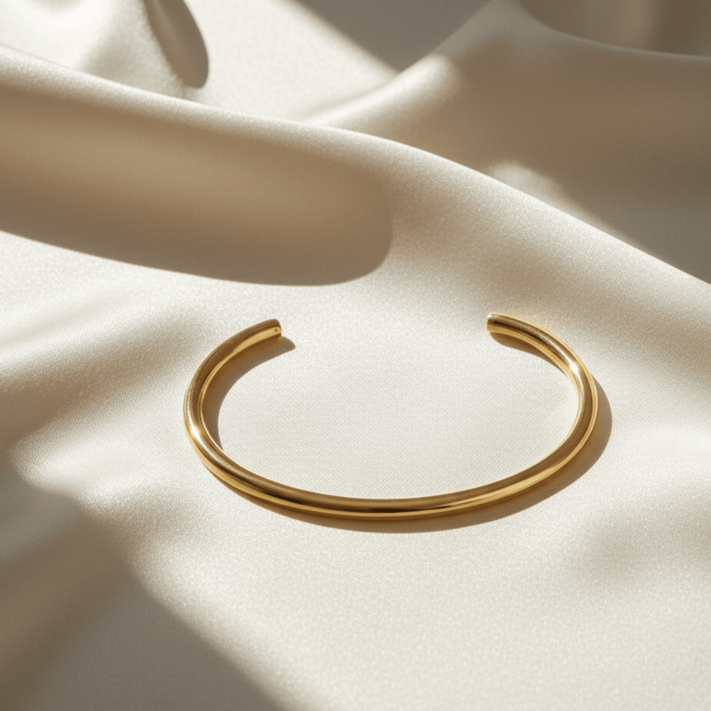 Elegante slanke manchetarmband - goud, lichtgewicht ontwerp