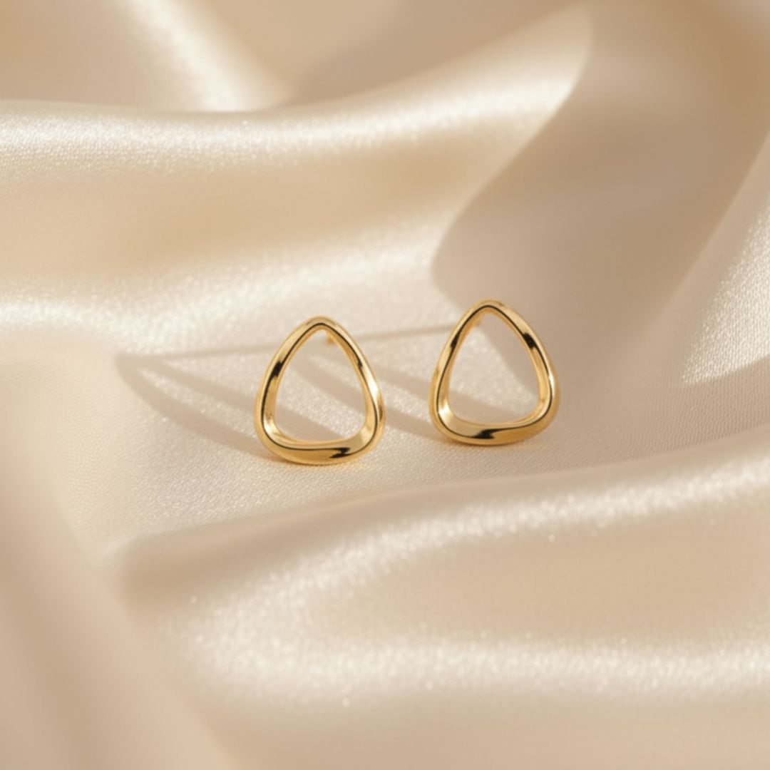 Elegante driehoekige gouden oorbellen voor een chique uitstraling