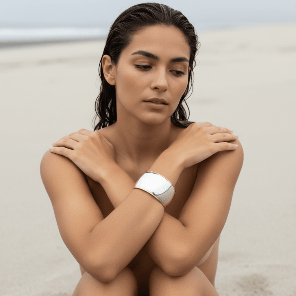 Elegante tweekleurige brede manchetarmband - rhodium- en goudvergulde statement-sieraad