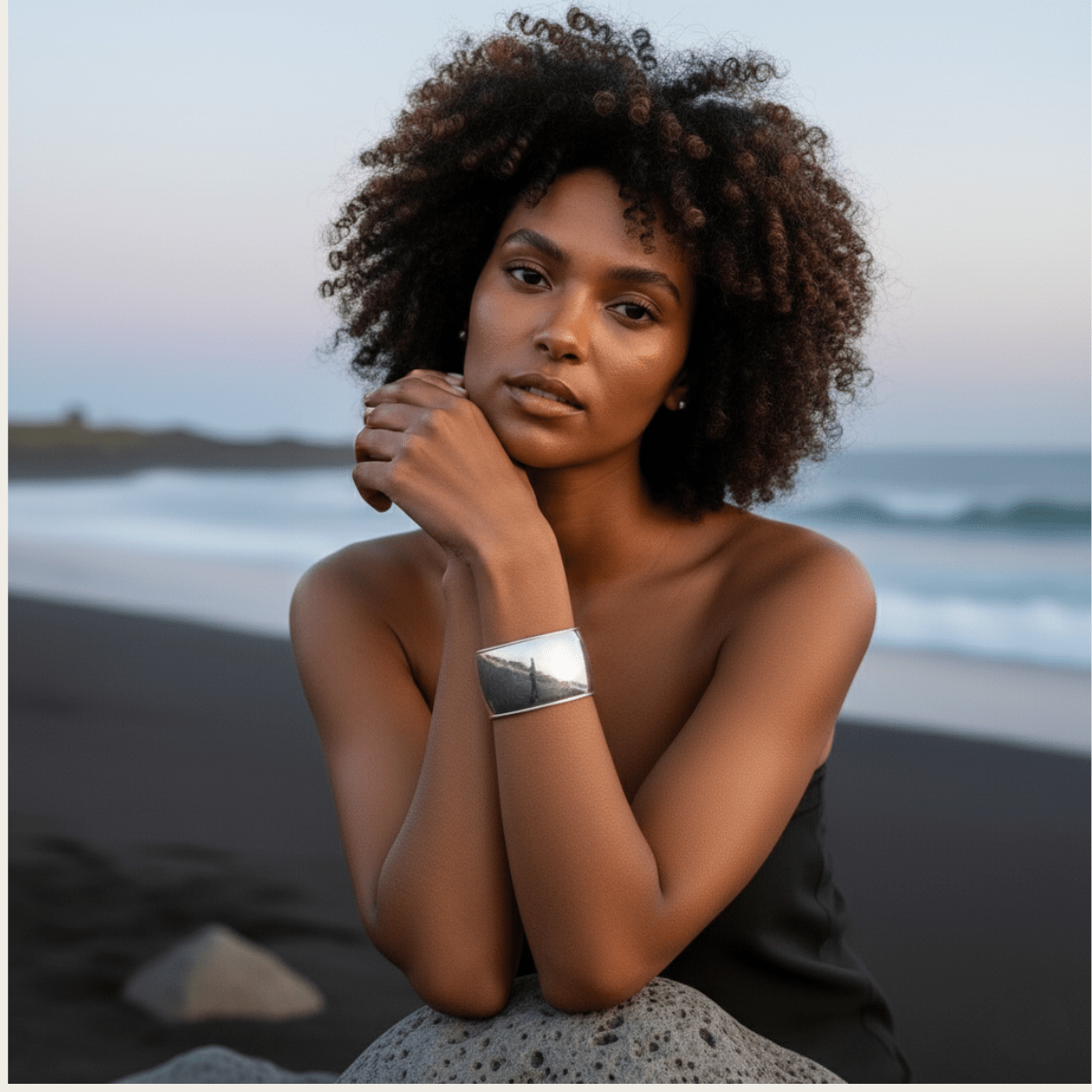 Elegante tweekleurige brede manchetarmband - rhodium- en goudvergulde statement-sieraad