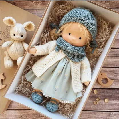 ELORA – Bambola Waldorf fatta a mano in cotone