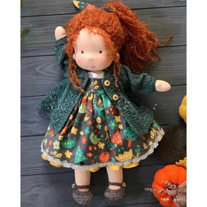 ELORA – Bambola Waldorf fatta a mano in cotone