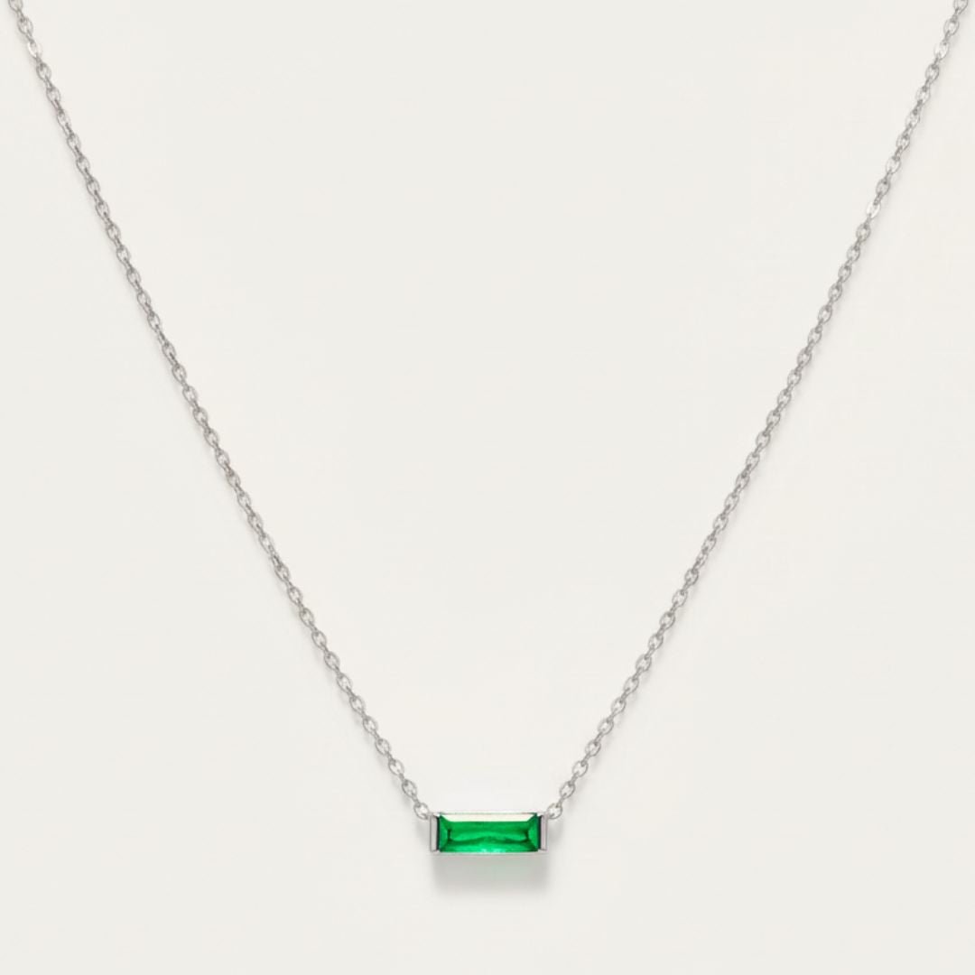 Collar de piedra de nacimiento Emery - Encanto delicado de piedra preciosa para celebraciones elegantes