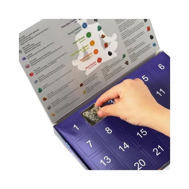 ENCHANTED CRYSTAL ADVENT CALENDAR 2025 – 24 Natural Crystals for a Magical Holiday Countdown