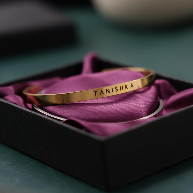 ENGRAVIA – Pulsera personalizada grabada en acero inoxidable