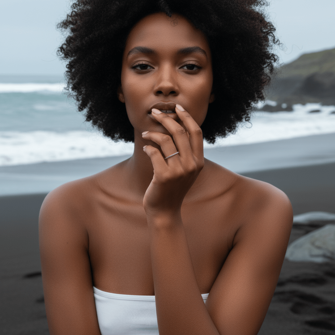 Anillo de oro con piedra de nacimiento eterna