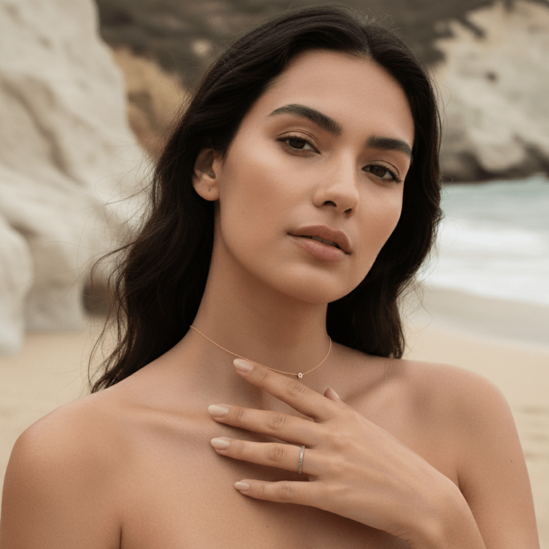 Anillo de oro con piedra de nacimiento eterna