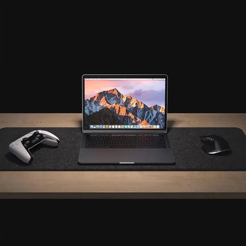 DESKFORM MAT – Protection en feutre structurée pour espaces de travail modernes