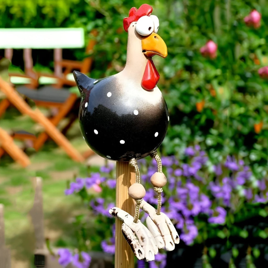 CLUCKNEST – Big-Eyed Chicken Statue in Weatherproof Resin for Charming Garden Décor 4