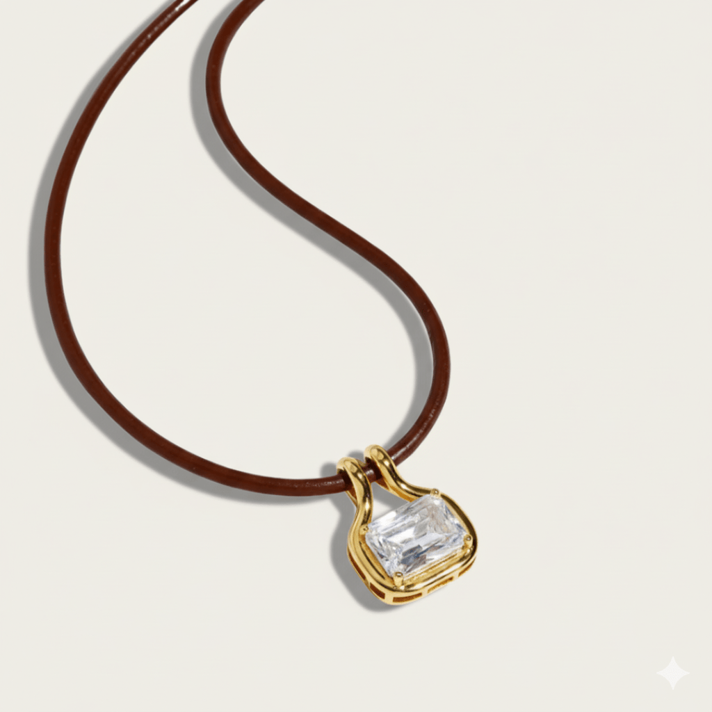 Hanger met edelsteen leren gouden ketting