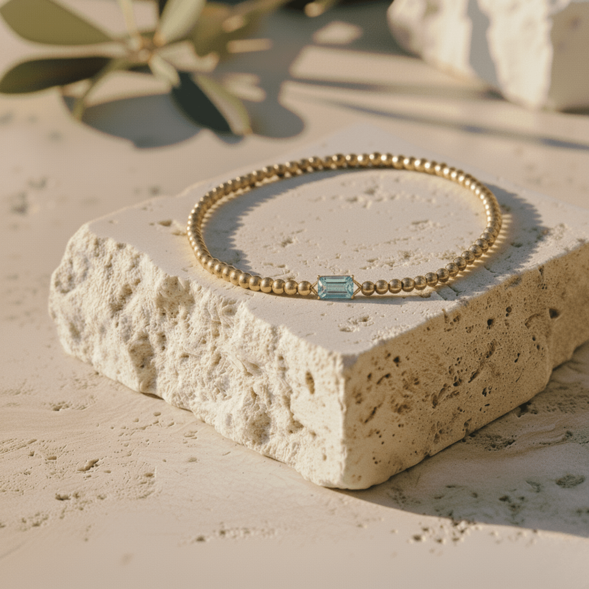 Pulsera de piedra de nacimiento de oro con diseño elegante de cuentas para un estilo personalizado