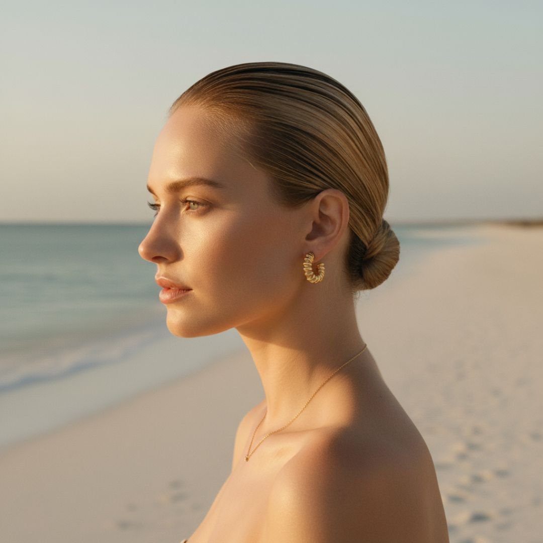 Pendientes de Aro en Espiral Dorada - Aros Dorados Elegantes con Diseño Contemporáneo Único