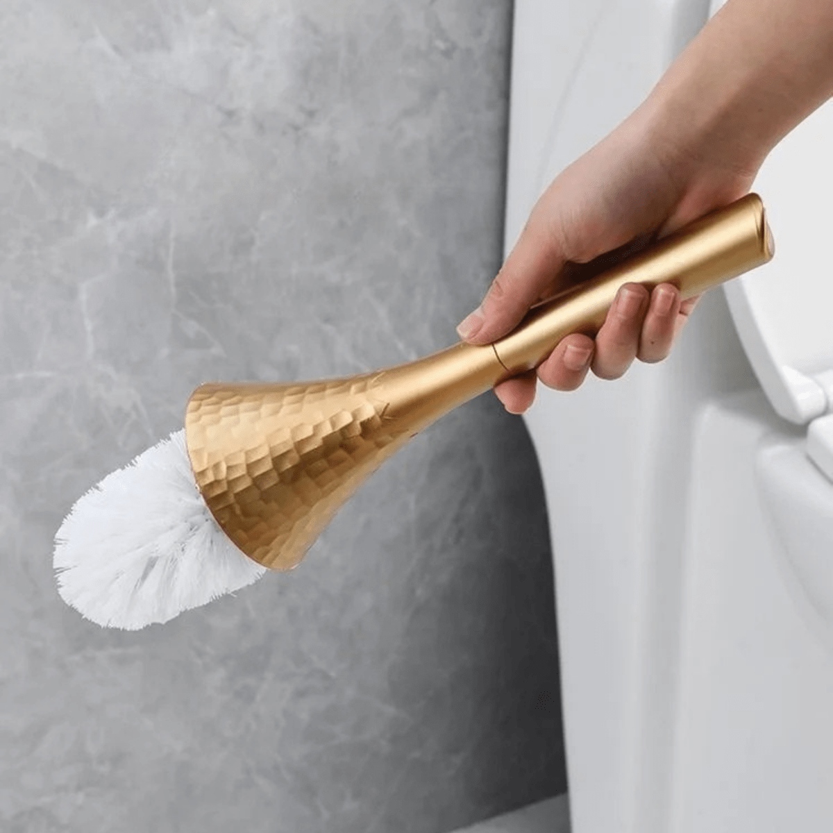 GoldenLuxe Sculpted Toilet Brush | Luxury Bathroom Accessory | Modern Gold Design | Hygienic Cleaning Tool 7