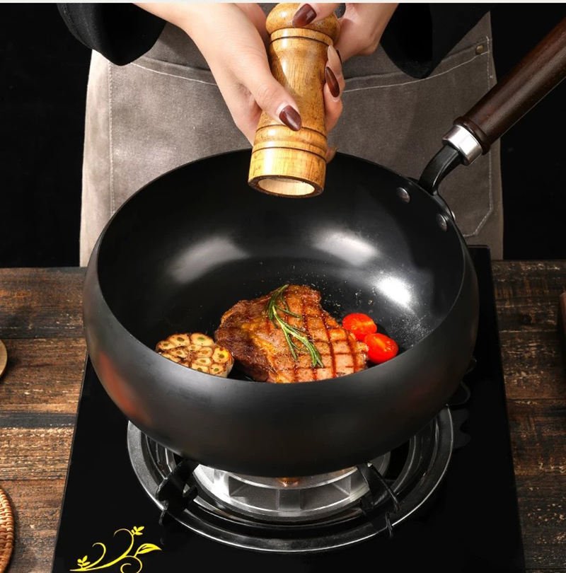 HEATBELLY – Heavy-Duty Cast Iron Pan with Lid